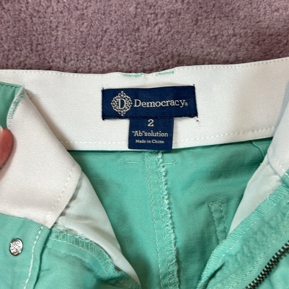 Democracy "Ab"solution® High Rise Colored 4 1/2" Inseam Utility Shorts Size 2 - Picture 16 of 17